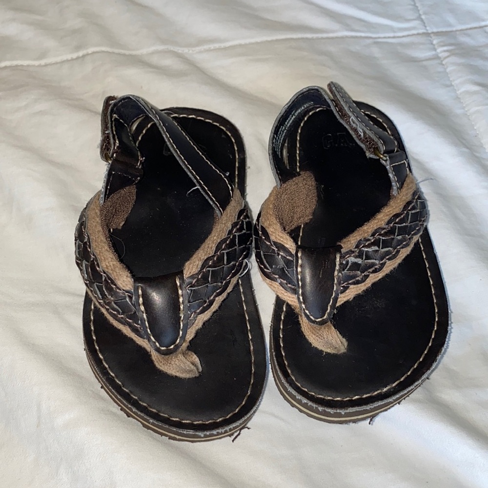 Brown Gap Braided Toddler Sandals size 6